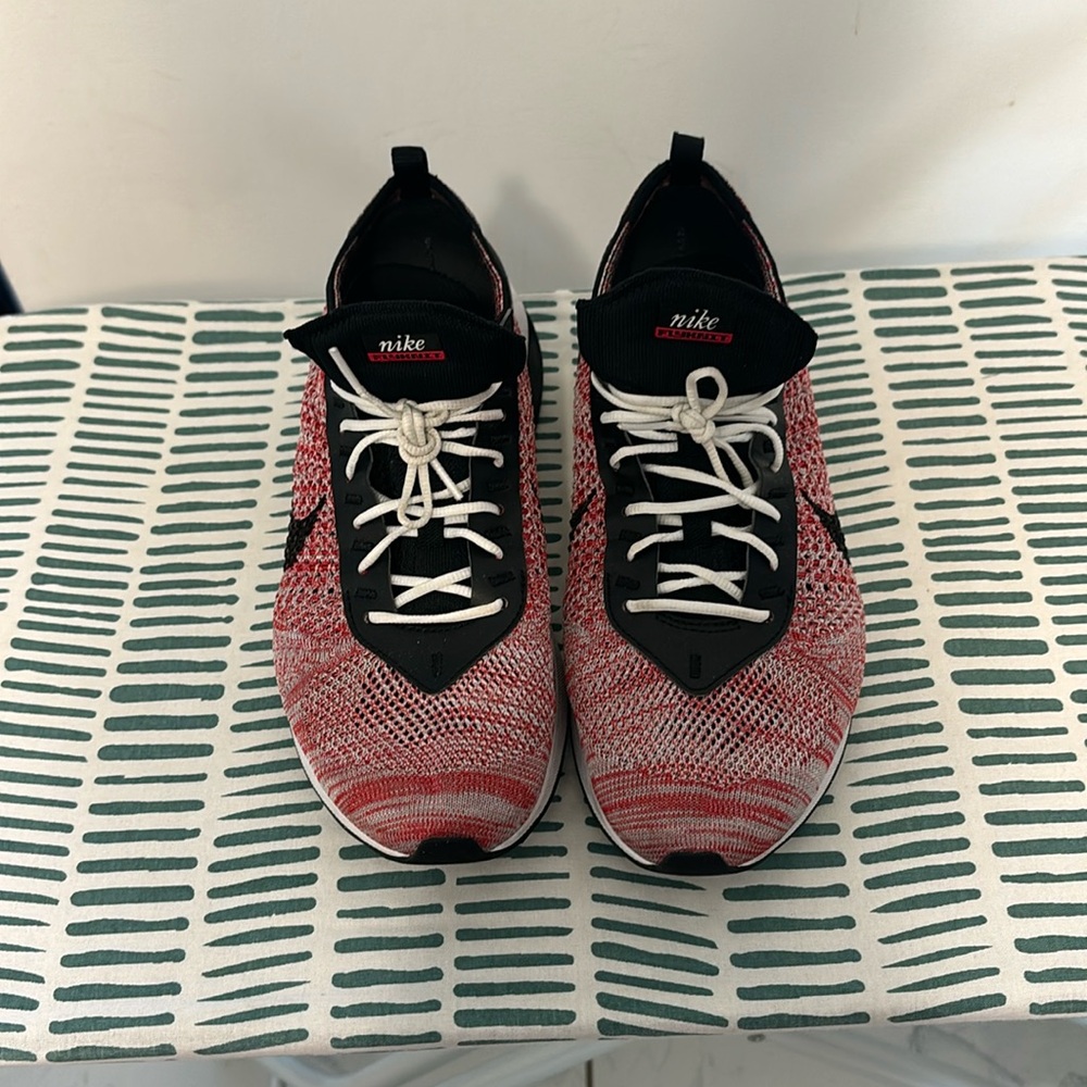 Nike flyknit max racers